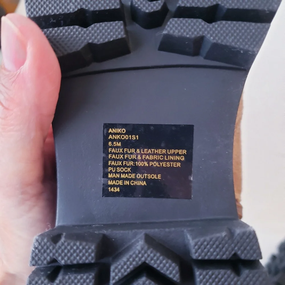 Steve Madden Aniko Lugg Sole Boots - Picture 8 of 11